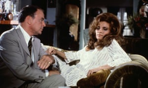 Frank Sinatra as Tony Rome and Raquel Welch as Kit Forrester in the detective movie Lady In Cement, 1968