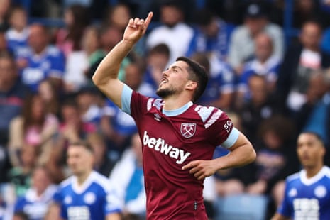 Pablo Fornals pulls a goal back for West Ham.