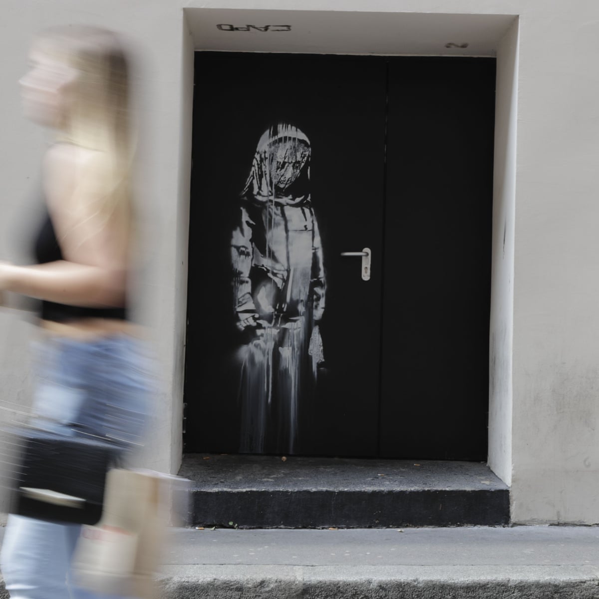 Banksy Mural Stolen From Bataclan In Paris Found By Police In Italy Art And Design The Guardian