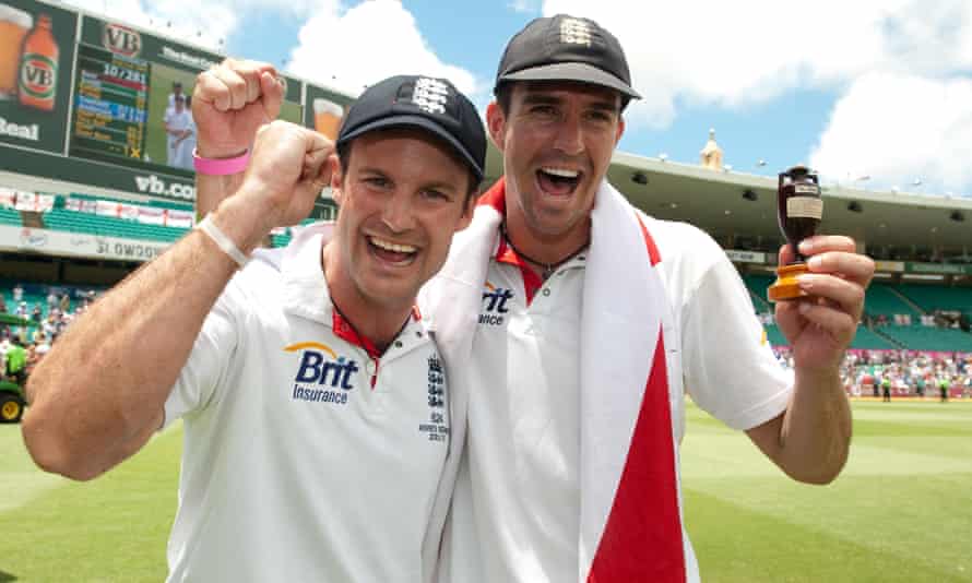 Andrew Strauss (left) and Kevin Pietersen of England celebrate winning the Ashes in 2010-11.