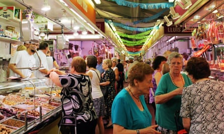 A market stopoff on Barcelona Eat Local’s morning walking tour.