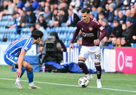 Alexander Kyziridis up against Robbie Deas of Kilmarnock