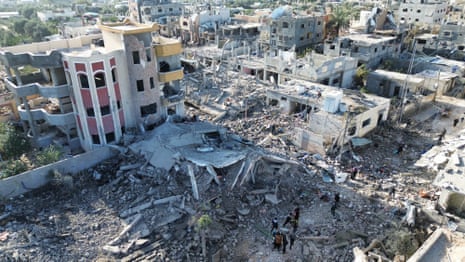 4-tägige humanitäre PauseEine Luftaufnahme eines durch die israelischen Angriffe zerstörten Wohngebiets zu Beginn der 4-tägigen humanitären Pause für Gefangenenaustausch und Hilfe im Bezirk Khuzaa von Khan Yunis.