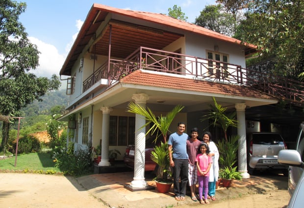 family outside kerala homestay house