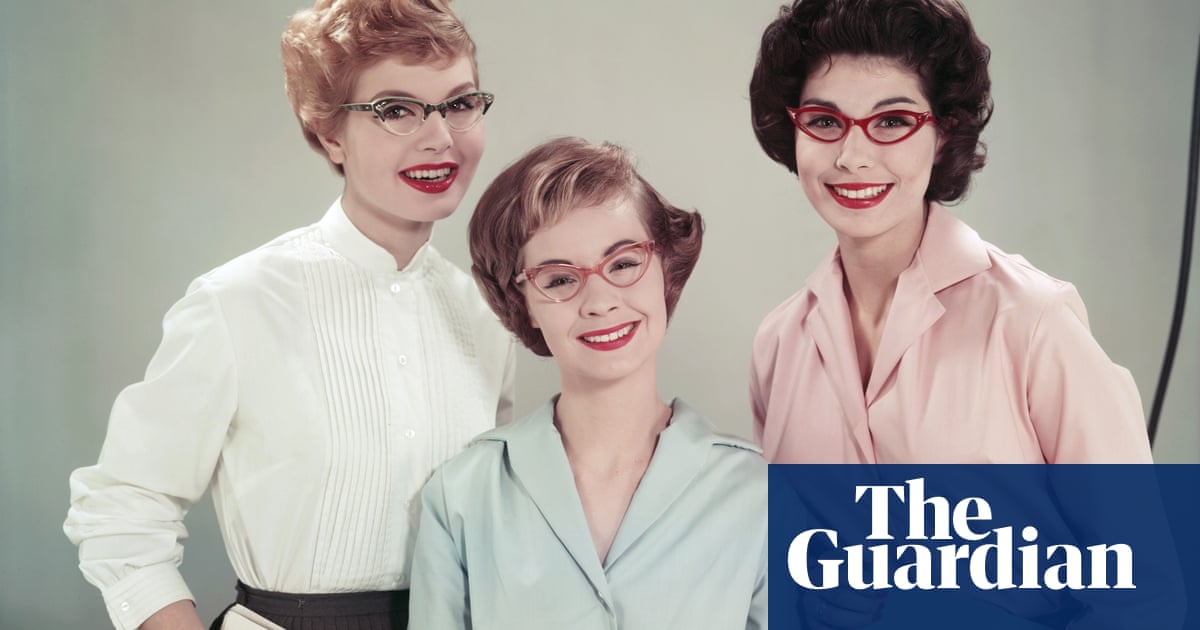 The ‘office siren’ is over: why gen Z are succumbing to dull workwear | Fashion The ‘office siren’ is over: why gen Z are succumbing to dull workwear | Fashion