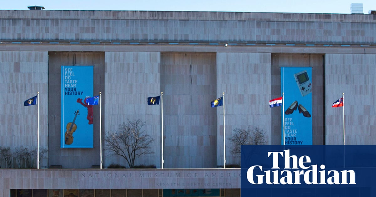 Trump escalates Smithsonian attack with order for signs outside history museum