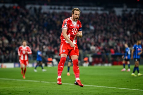 Harry Kane nets for Bayern.