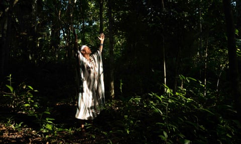Benki Piyãko, spiritual and political leader of the Asháninka community on the borders of Brazil and Peru, in the forest he helped to plant