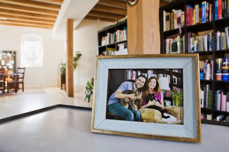 Portrait of a couple on a coffee tableGettyImages-523116018
