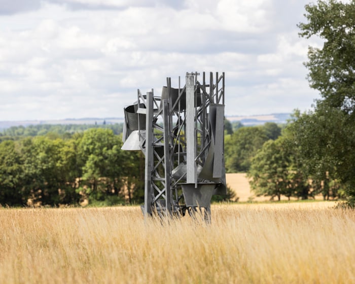 Salvaged steel and a slice of countryside: Caro sculptures on show in Oxfordshire fields
