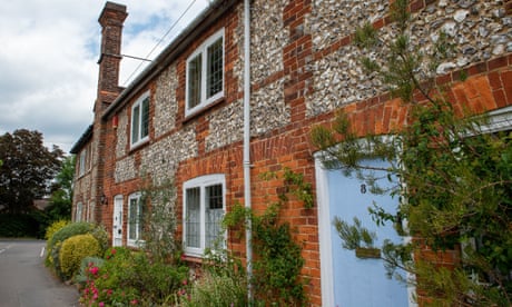 Terrace cottages in Buckinghamshire