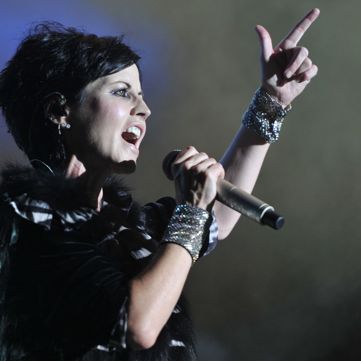 dolores o riordan smoking cigarettes semus | O'Riordan of the cranberries, oil on mdf panel Dolores O'riordan Sharon Den Adel