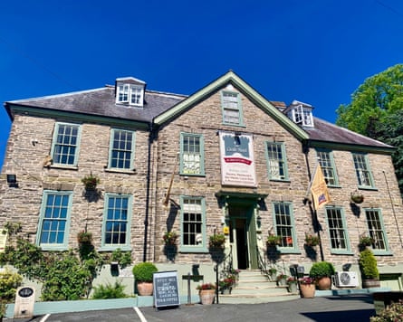 Castle Hotel front facade