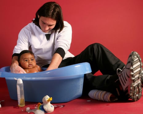 Lionel Messi bathes Lamine Yamal.