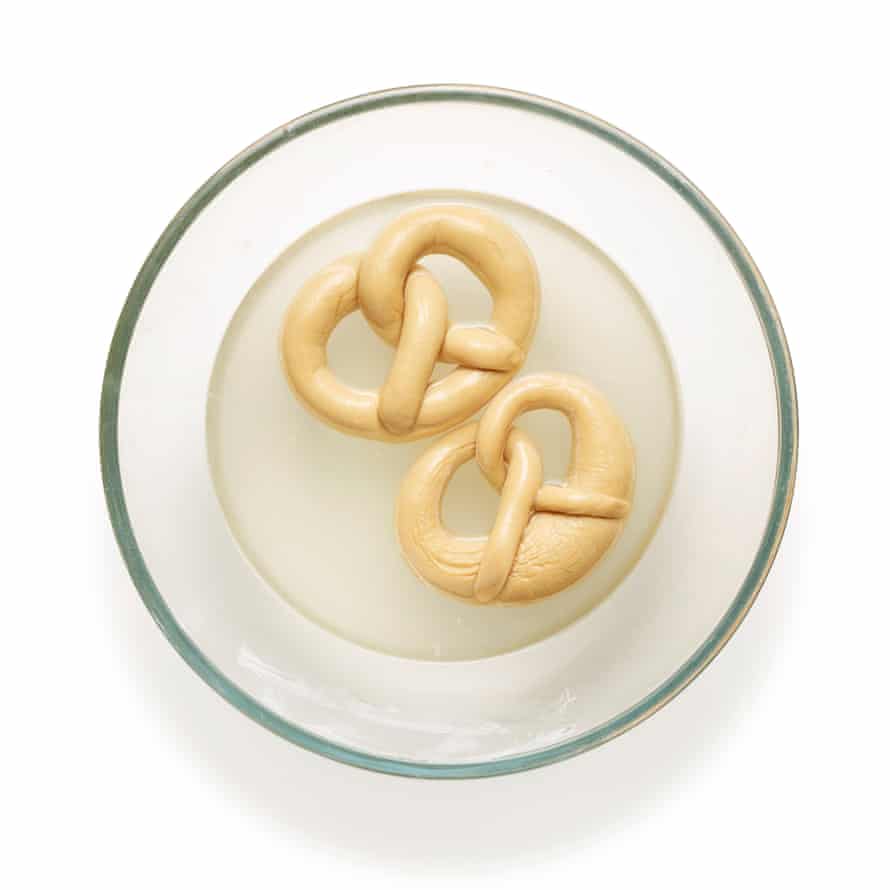 Felicity Cloake’s pretzels 10 (Bake the bicarb and mix with water)