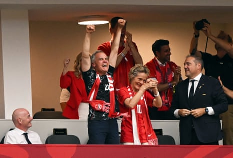 Prime Minister Mark Carney and his wife Diana Fox Carney celebrate