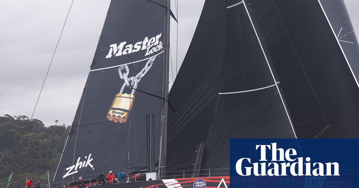Comanche leads rival LawConnect in Sydney to Hobart yacht race as first supermaxi retires