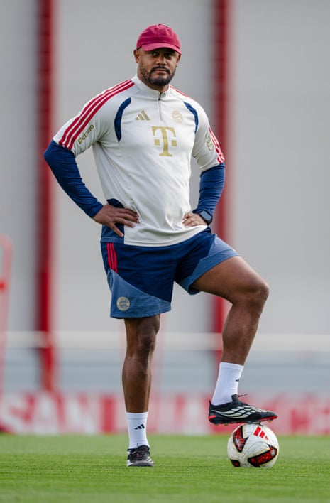 Vincent Kompany takes training at Bayern.