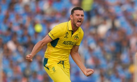 Josh Hazlewood gets the wicket Jadeja!