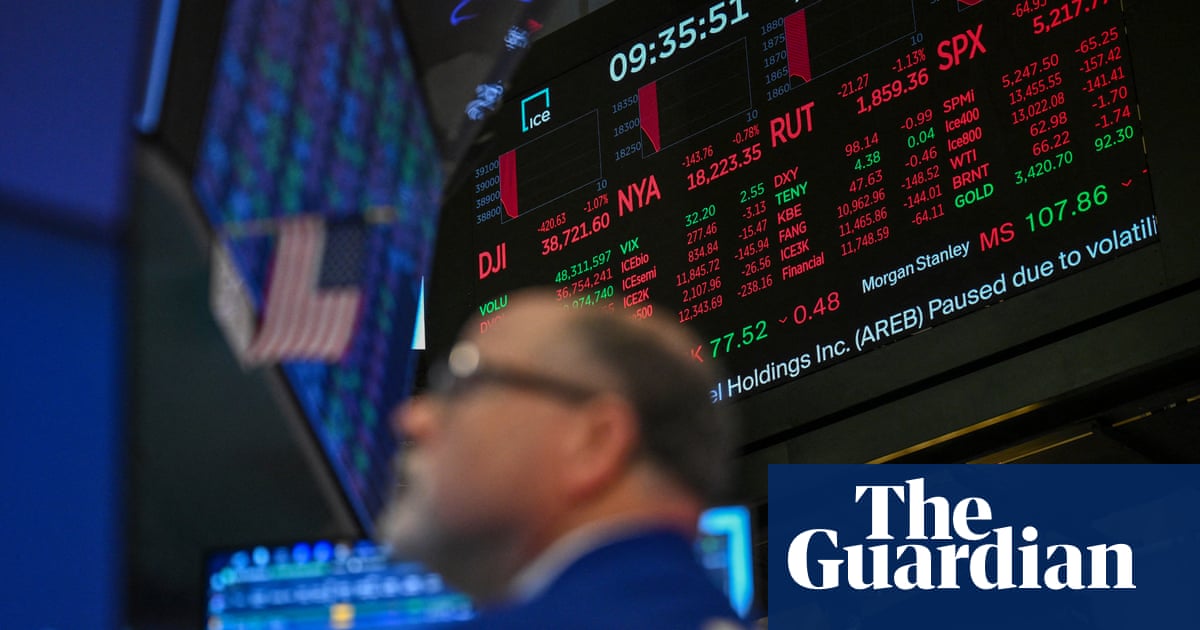 US stock markets fall again as Trump calls Fed chair ‘a major loser’