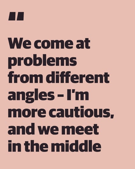 引用：“我们从不同的角度来解决问题——我比较谨慎，我们在中间相遇”