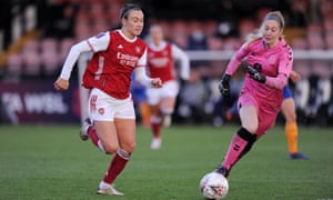 Arsenal’s Caitlin Foord (left) breaks past Everton’s Alexandra MacIver at Meadow Park.