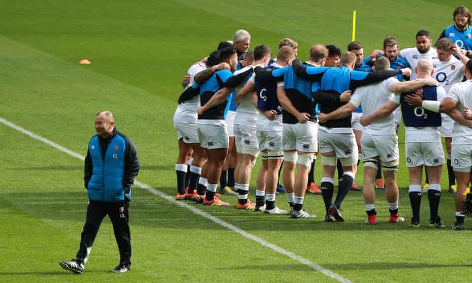 Eddie Jones has left it up to his England players whether or not they watch Wales v Ireland before kick-off.