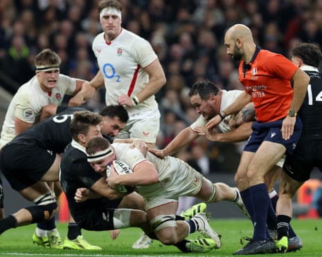 Sam Underhill barges his way over the line to score England’s second try.