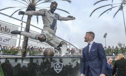 Why Many La Galaxy Fans Don T Believe David Beckham Deserves A Statue Football The Guardian