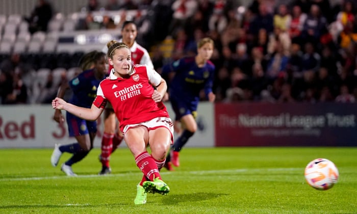 Kim Little scores Arsenal's second goal.