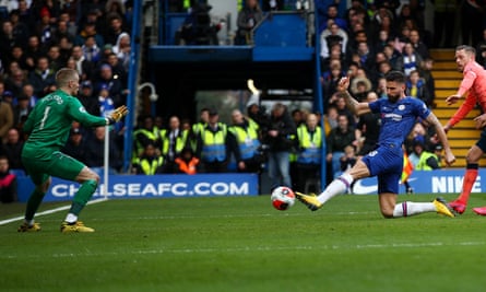 Olivier Giroud scores the final goal in Chelsea’s 4-0 win over Everton at Stamford Bridge in March.