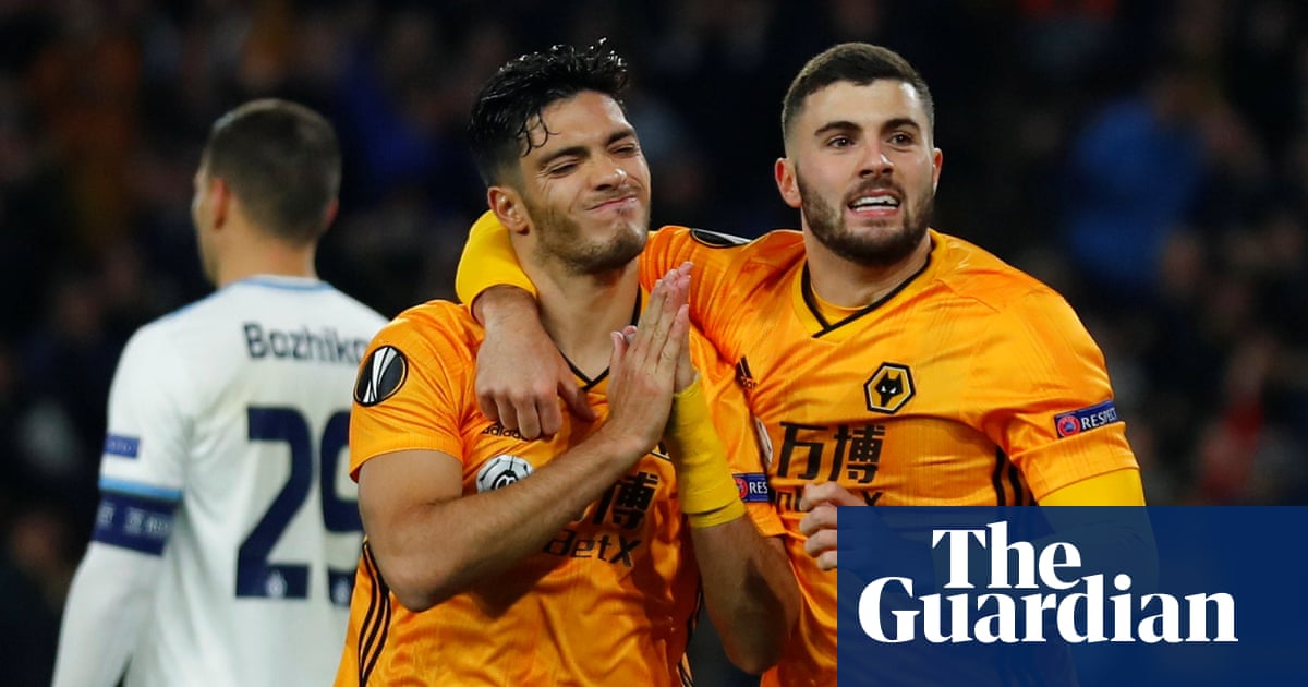 Raúl Jiménez heads Wolves to verge of Europa League knockout stage