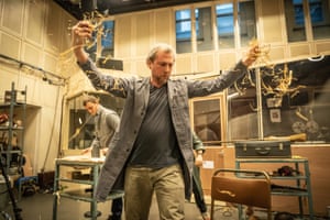 Tom Brooke and Tom Espiner make sound effects.