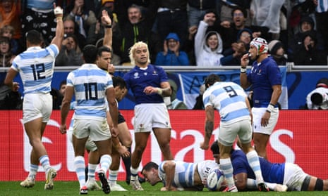Argentina’s wing Emiliano Boffelli (centre) goes over for the Pumas’ only try in their 19-10 victory over Samoa.