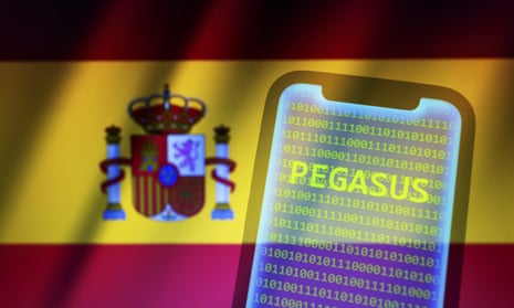 Spanish flag with illustrated phone with Pegasus written on screen.