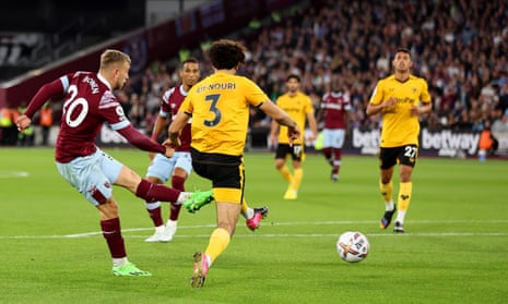 Jarrod Bowen doubles the lead for West Ham.