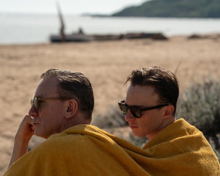 Daniel Craig and Drew Starkey in Queer.