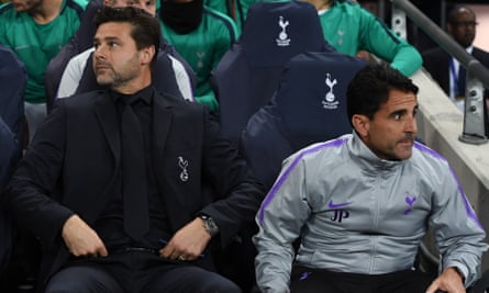 Jesús Pérez settles in with Mauricio Pochettino for Tottenham’s Champions League match against Barcelona.