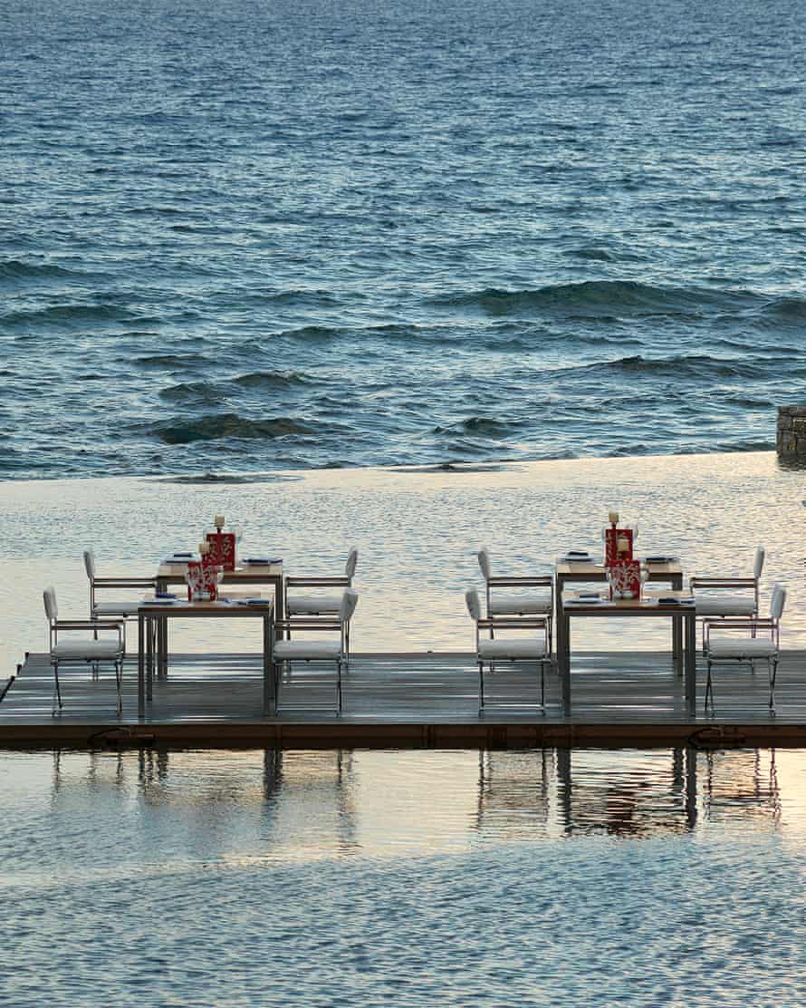 Restaurant with floating deck