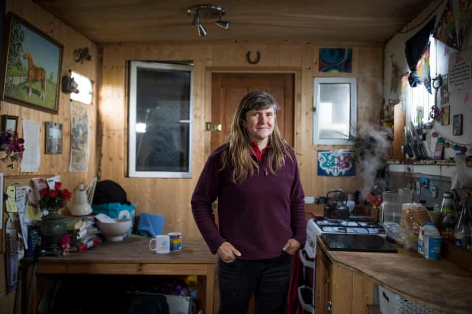 Jesse was filming in her home, a modified horse box in East Sussex.