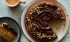 Benjamina Ebuehis Rezept für Pistazienkuchen mit Schokoladenganache | Der perfekte Ort