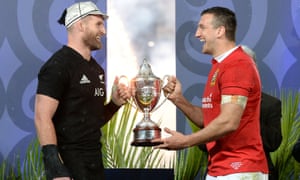 Captains Kieran Read and Sam Warburton lift the trophy after last year’s drawn series in New Zealand