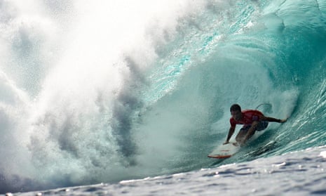 Surfing Pipe Masters at Pipeline, Oahu