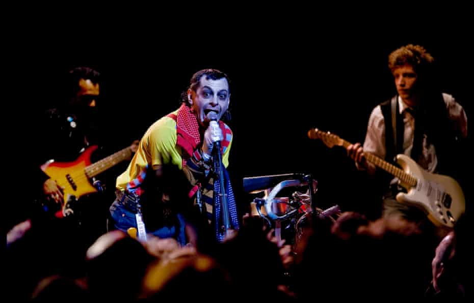 Andy Serkis playing Ian Dury on the set of Sex & Drugs & Rock & Roll.