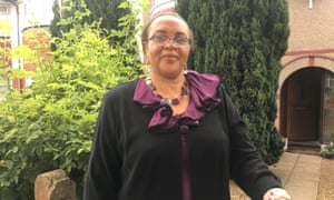 Margaret Nyuydzewira, qui a elle-même été soumise à la pratique du repassage du sein en tant que jeune femme.