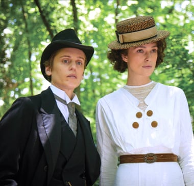 Colette review – Keira Knightley shines in gritty, glamorous biopic