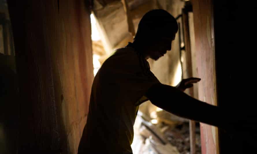 Russia-Ukraine war live: Moscow to halt gas supplies to Netherlands; US will not supply long-range rocket systems to Kyiv 3 A local resident walks among debris in a residential building heavily damaged in a Russian bombing in Bakhmut, eastern Ukraine, Monday, May 30, 2022.