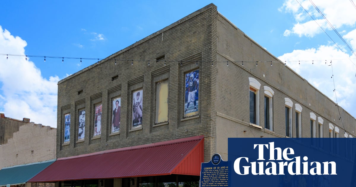 Six people dead in shootings during two separate Mississippi homecoming gatherings