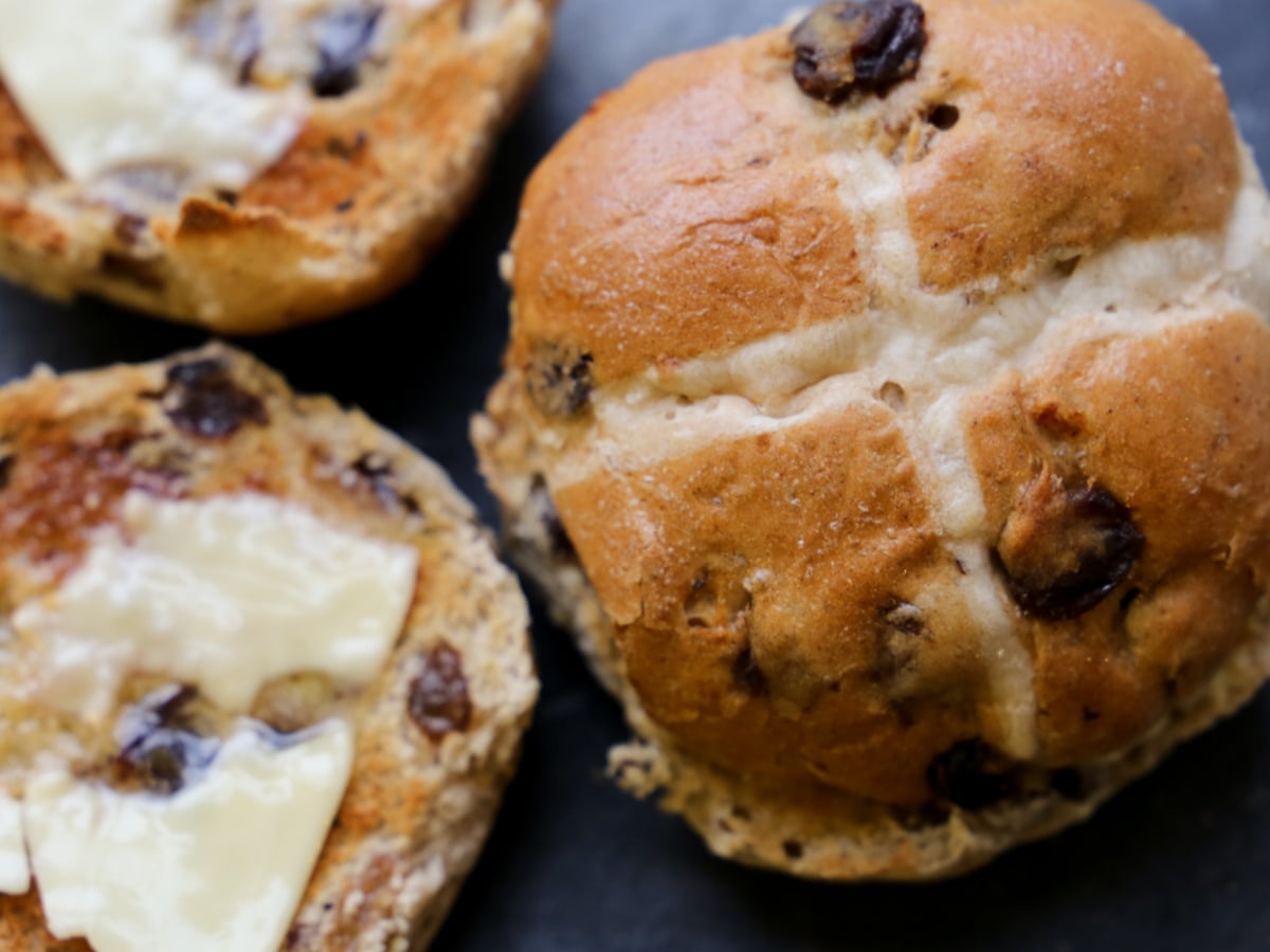 Hot Cross Bun Bonanza 10 Brilliant Recipes From The Perfect Classic To Prosciutto And Parmesan Baking The Guardian Hot Cross Bun Bonanza 10 Brilliant Recipes From The Perfect Classic To Prosciutto And Parmesan Baking The Guardian