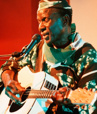 SE Rogie at the 100 Club, London, in 1986.